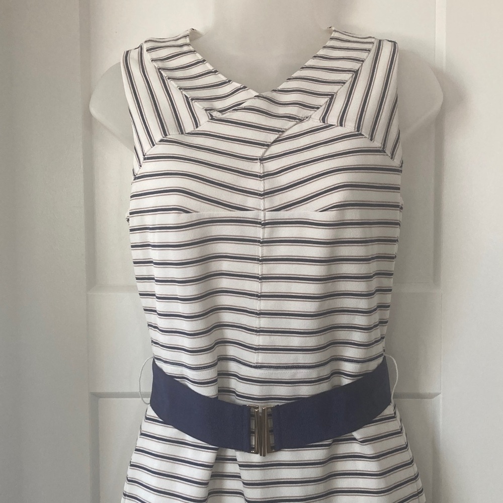 Navy and White Striped Sleeveless Midi Dress 👗,size-4P, lined, belted - Picture 4 of 12